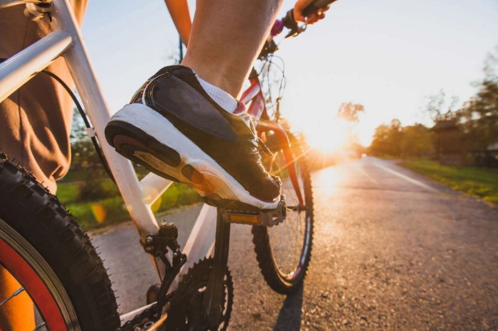 4 km bisiklet sürmek kaç kalori yakar