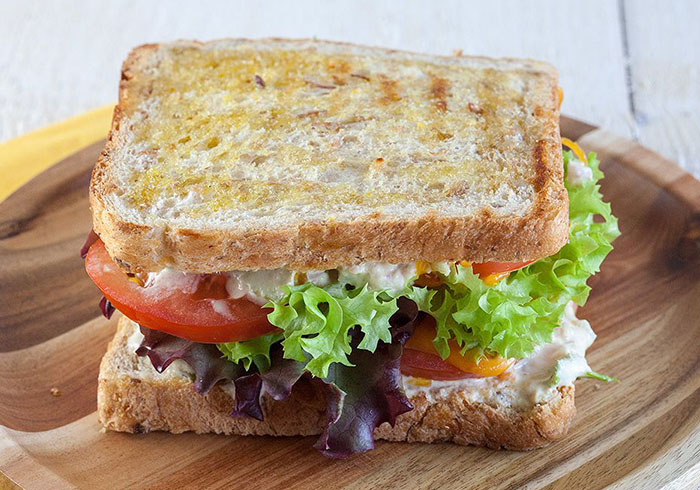 ton balıklı sandviç tarifi, nasıl yapılır